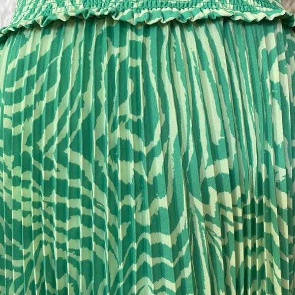 💖NANETTE LEPORE Emerald Isle Green Pleated High Neck Printed Dress, sz 4 NWT - Picture 6 of 12